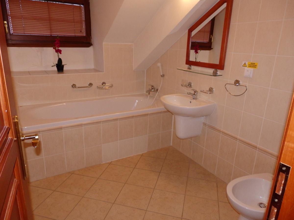Wellness Hotel Kastiel Jaslovské Bohunice Kamer foto