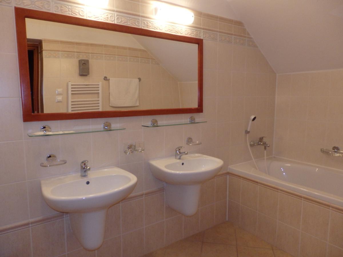 Wellness Hotel Kastiel Jaslovské Bohunice Kamer foto