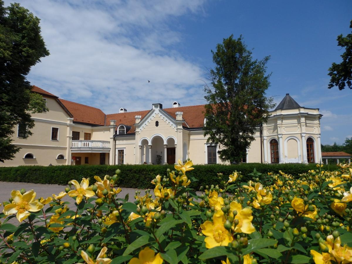 Wellness Hotel Kastiel Jaslovské Bohunice Buitenkant foto