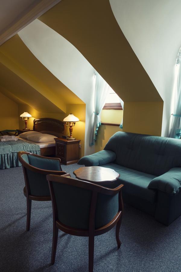 Wellness Hotel Kastiel Jaslovské Bohunice Buitenkant foto