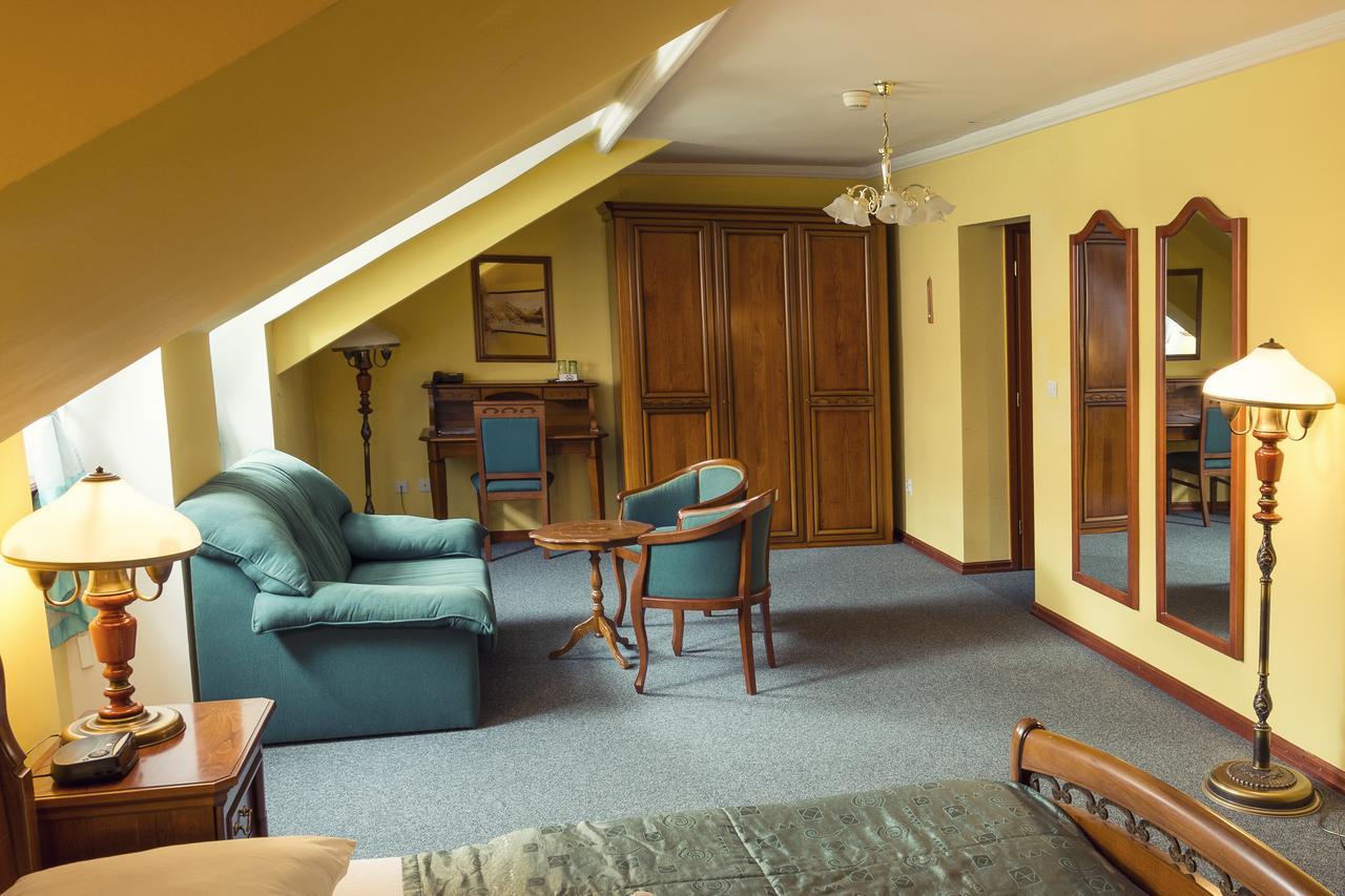 Wellness Hotel Kastiel Jaslovské Bohunice Buitenkant foto